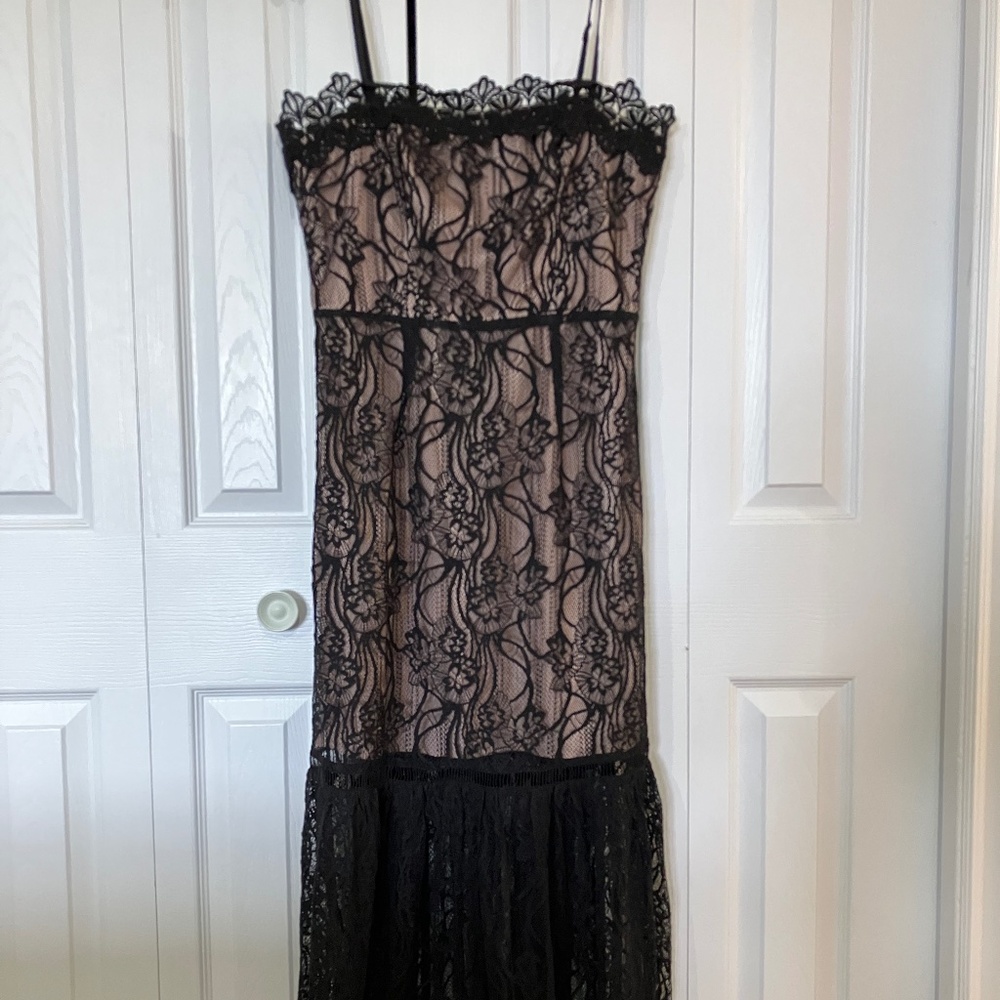 BB Dakota RSVP Lace Midi Dress - Black